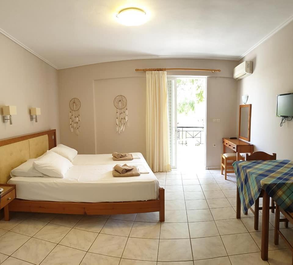 Calypso Beach Hotel Loutra Edipsou  Exterior photo